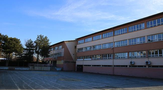 Atatürk Kız Anadolu Lisesi’nde taşınma çalışmaları başladı