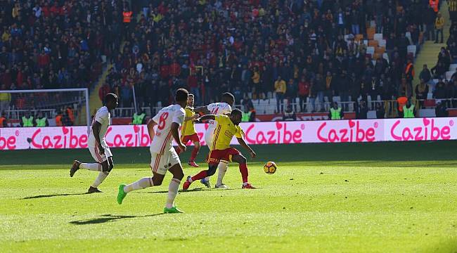  Azubuike, Antalyaspor maçında cezalı duruma düştü