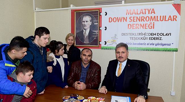  Başkan Çakır, down sendromlu çocuklarla buluştu