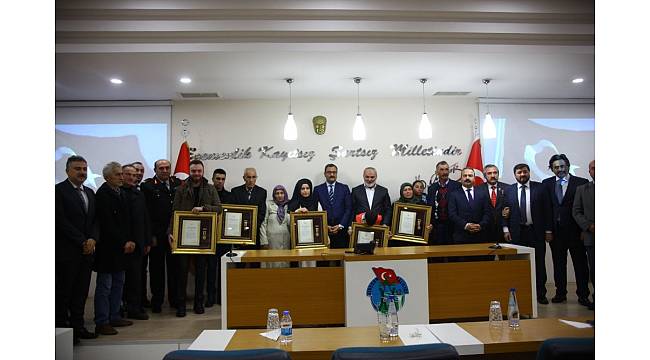 Giresun&#39;da şehit aileleri ve gazilere &#39;Devlet övünç madalyası&#39; törenle verildi