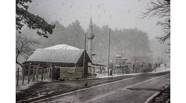 Kazdağları&#39;nda kar yağışı etkili oluyor