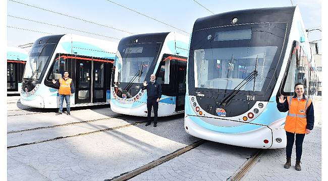 Konak Tramvayında raylar buluştu