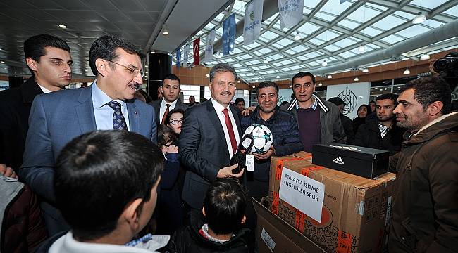 Malatya'da 86 amatör spor kulübüne 300 bin liralık malzeme yardımı