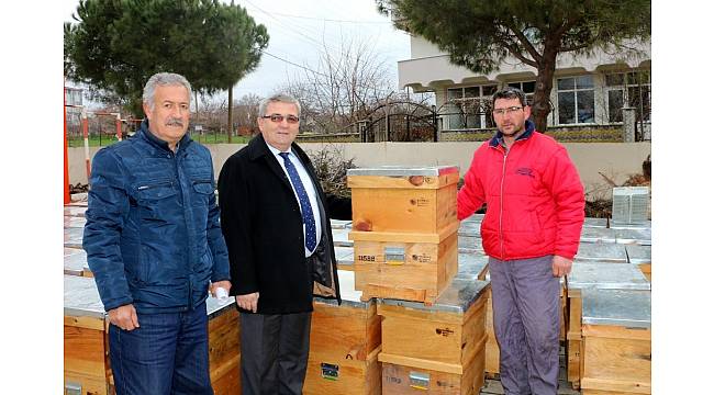 Marmaraereğlisi&#39;nde arıcılara kovan desteği