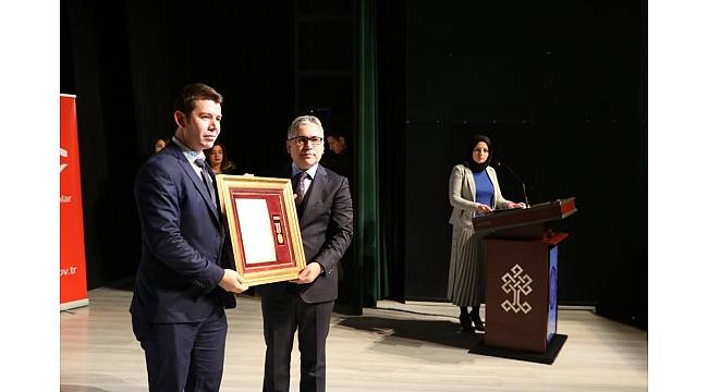 Niğde&#39;de Şehit ailelerine ve gazilere Devlet Övünç Madalyası verildi