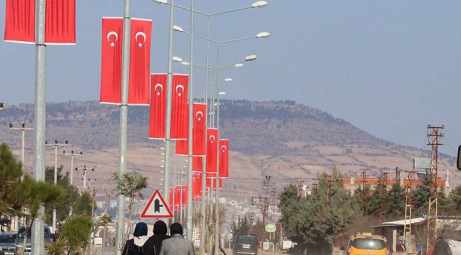 Öncüpınar’da Türk bayraklı destek