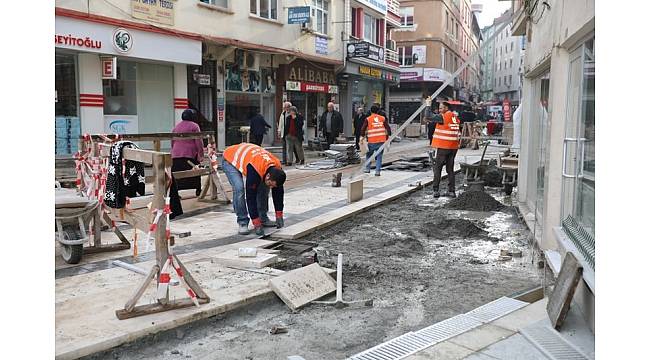 Plevne Meydanı&#39;na doğal taş