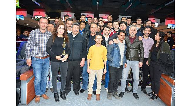 Şanlıurfa&#39;da gazeteciler bowling turnuvasında buluştu