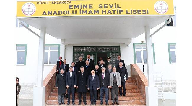 Vali Dağlı, İmam Hatip lisesini ziyaret etti