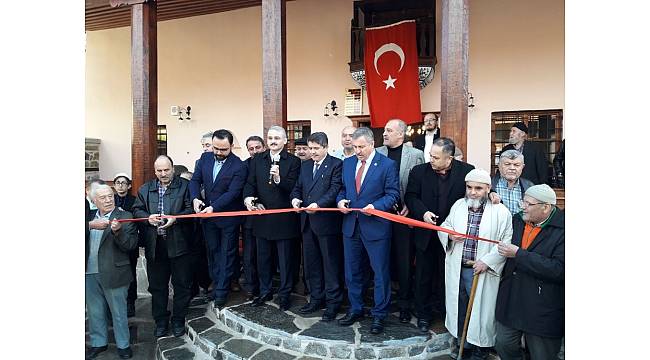 250 yıllık tarihi Paşa Camii ibadete açıldı