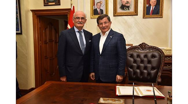 Ahmet Davutoğlu&#39;dan Samsun&#39;a övgü