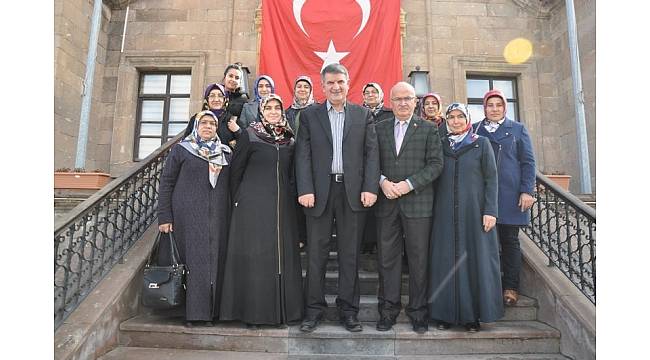 AK Parti Ürgüp Kadın Kolları, Başkan Yıldız&#39;ı ziyaret etti