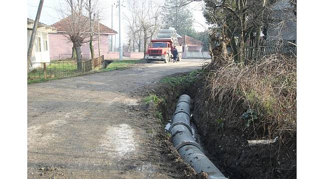 Akyazı Belediyesi ekipleri ilçenin her yerinde