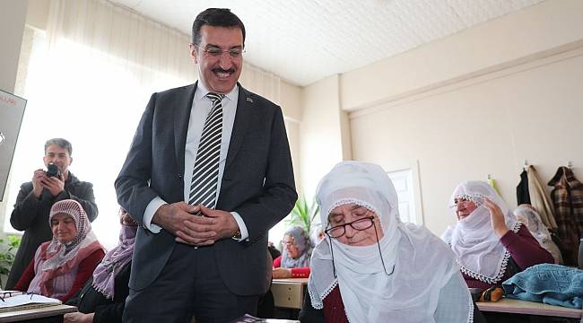 Bakan Tüfenkci kadın çiftçilere sertifikalarını verdi