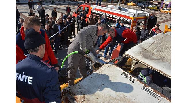 Belediyeden trafik kazası kurtarma tatbikatı