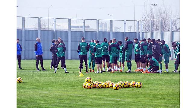 Bursaspor, Galatarasay maçı öncesi moral depoladı