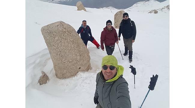 Dağcılar Nemrut Dağı&#39;na tırmandı