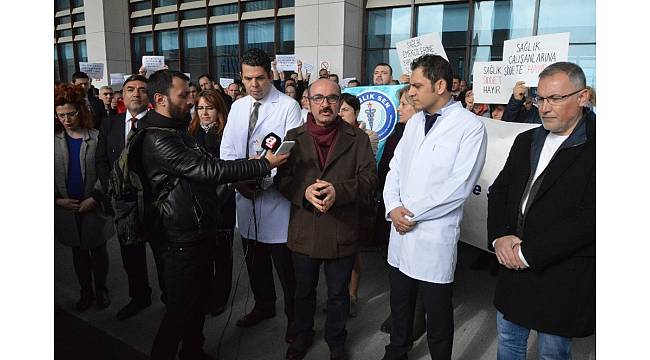 Doktora saldırıyı protesto ettiler