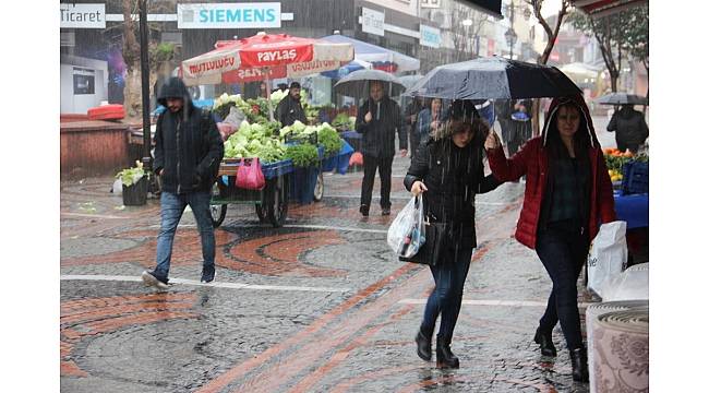 Edirne&#39;de sağanak yağış