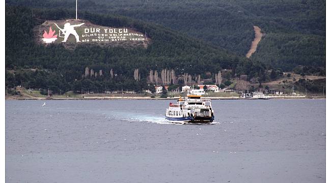 Gökçeada&#39;da feribot seferlerine fırtına engeli