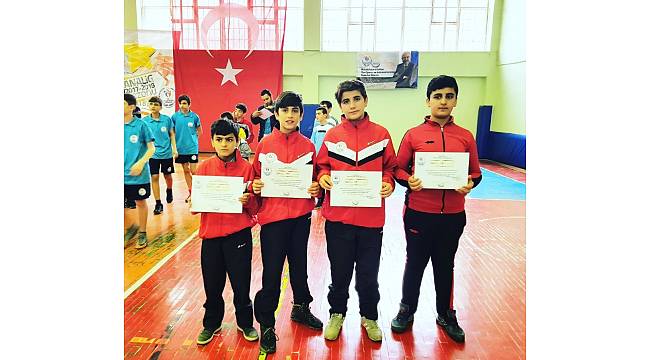 Hakkari Gençlik Spor Kulübü masa tenisi çeyrek finalde