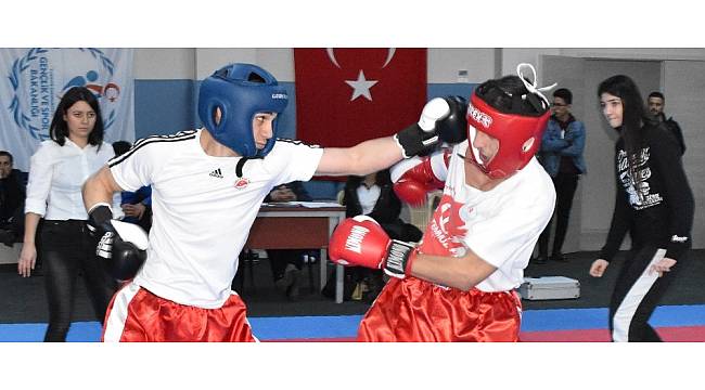 Kick Boks İl Birinciliği için mücadele ettiler