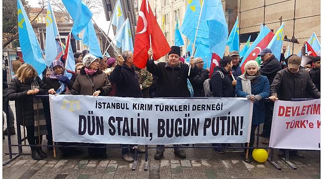 Kırım Tatar Türklerinden Rusya&#39;ya protesto