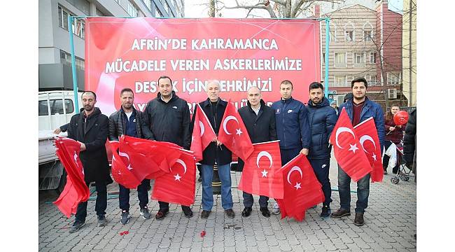 Kütahya Belediyesi 10 bin Türk Bayrağı dağıttı