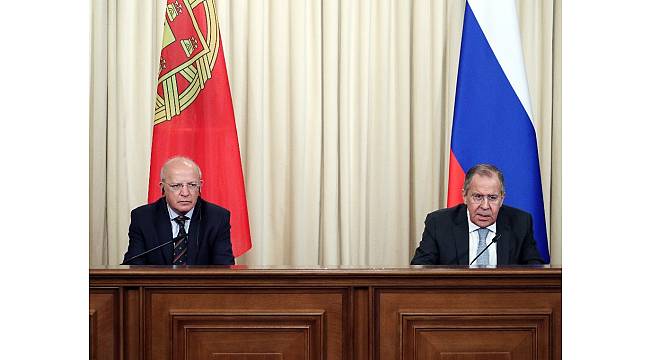 Lavrov: &quot;Rusya, AB yaptırımlarının kaldırılması için özür dilemeyecek&quot;