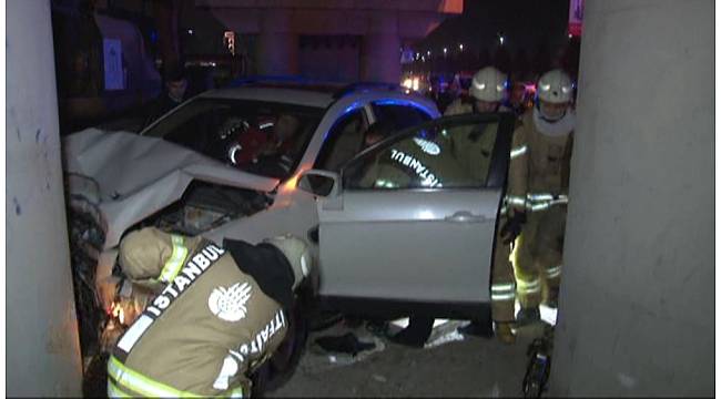 Maltepe&#39;de sıkışmalı trafik kazası: 1 yaralı