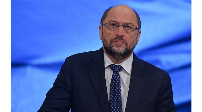 Martin Schulz zikzak çizmeye devam ediyor