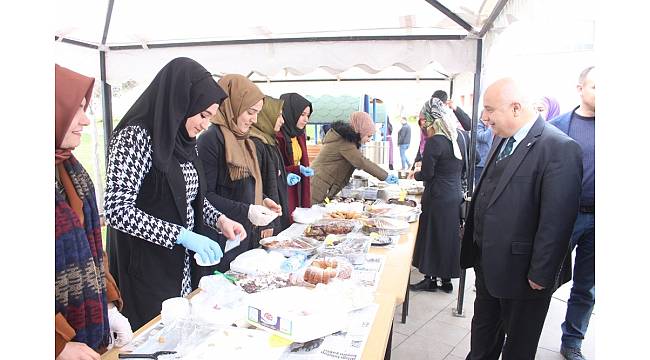 Mehmetçik için kermes düzenlendi