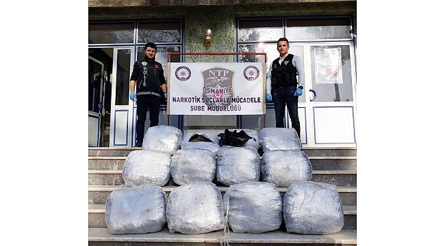 Midibüsün havalandırma bölümünden 60 kilo esrar çıktı