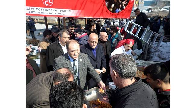 Milliyetçi Hareket Partisi Erzurum İl Başkanlığı Afrin ve tüm vatan şehitleri için Fatiha&#39;da buluştu.