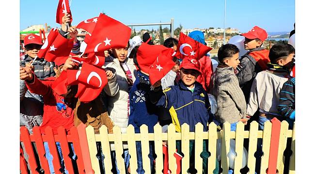 Suriyeli çocuklar Mehmetçik için resim yaptı