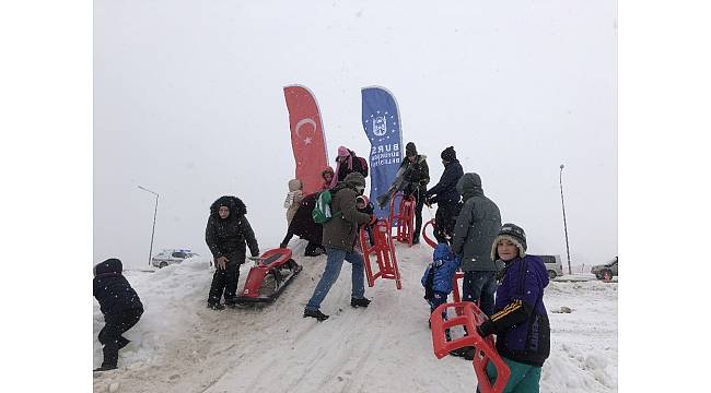 Uludağ&#39;da &#39;kış şenliği&#39; coşkusu