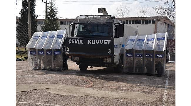 Uşak&#39;ta Çevik Kuvvet göreve hazır