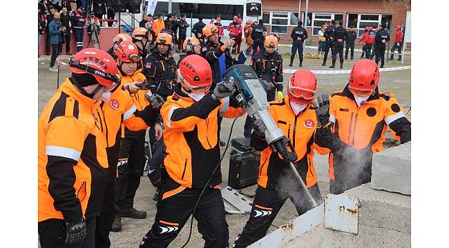 AFAD&#39;dan gerçeği aratmayan tatbikat