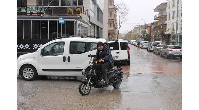 Afyonkarahisar&#39;da Mart kapıdan baktırdı