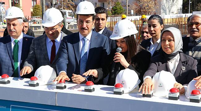 Bakan Tüfenkci: "Sivil şehitlerimiz her şeyi bütün çıplaklığıyla anlatıyor"