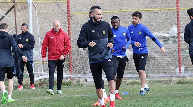 E.Yeni Malatyaspor’da Erol Bulut’tan ciddiyet uyarısı