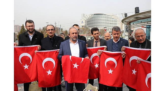 Eğitim Bir-Sen&#39;den zeytin dalı operasyonuna &#39;Türk bayraklı&#39; destek