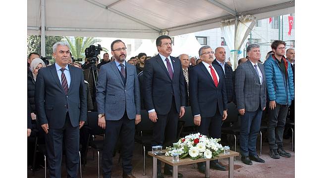 Ekonomi Bakanı Nihat Zeybekci: &quot;Spekülatörler Türkiye&#39;yi kurla ilgili etkilemeye çalışıyor&quot;