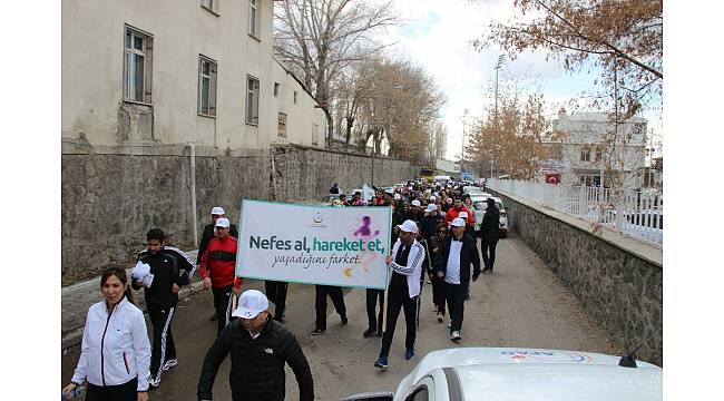 Erzurum&#39;da &#39;Sağlık İçin Birlikte 10 bin Adım&#39; yürüyüşü