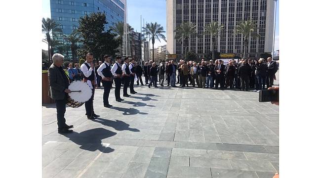 Erzurum&#39;un kurtuluşu İzmir&#39;de kutlandı