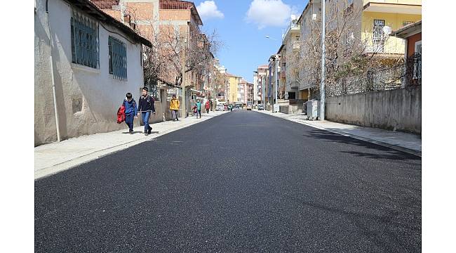 Fırat Mahallesinde asfalt çalışması yapıldı