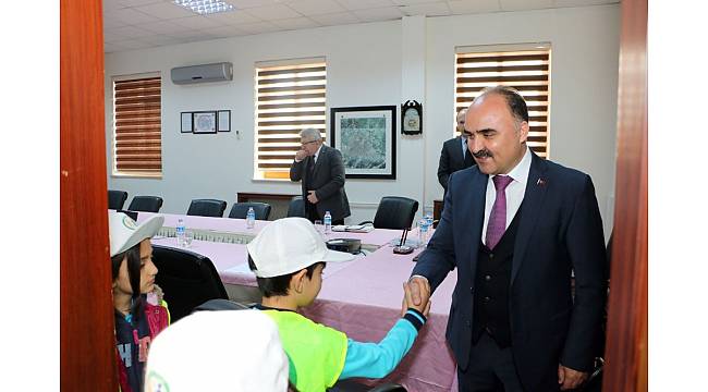 Isparta&#39;daki ilkokul öğrencilerinden &#39;Çevre Polisi&#39; Projesi