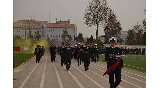 Jandarma ve Sahil Güvenlik uzman erbaşları asayiş kurslarını tamamladı