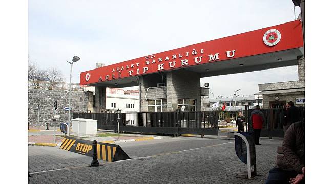 Kartal&#39;da oğulları tarafından öldürülen karı kocanın cenazesi Adli Tıp Kurumundan alındı