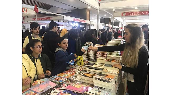 Kitap fuarını 5 günde 75 bin kişi ziyaret etti